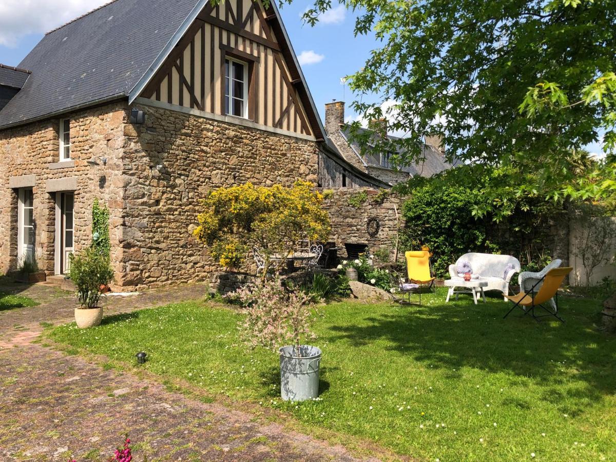 Gîte Baie Bonheur Genêts Extérieur photo